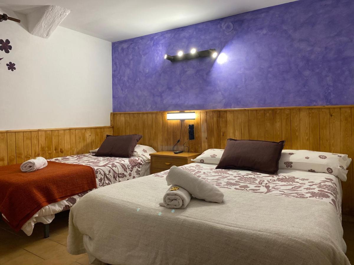 Hostal La Cuineta De Cal Triuet Gosol Exterior photo